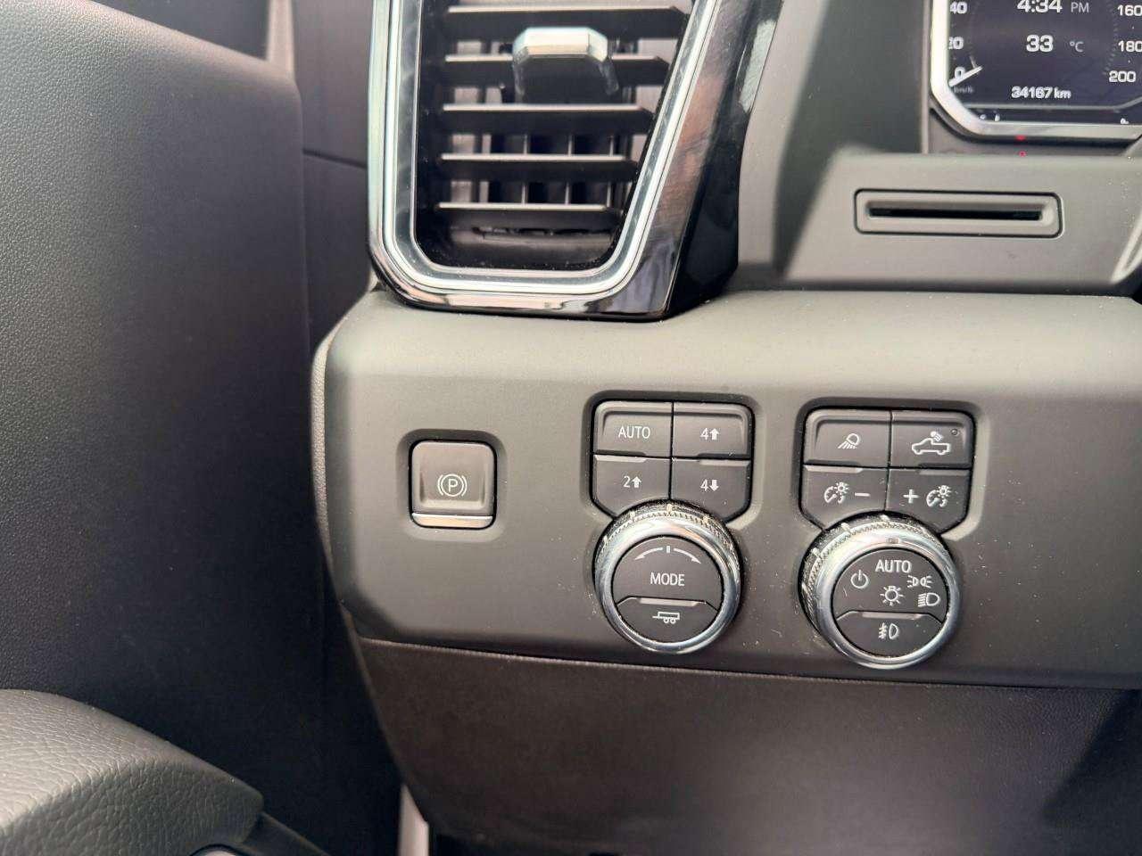 2024 GMC SIERRA 2500HD DENALI, 6.6L V8, 4X4, ALLOYS, LEATHER, BOSE, MACMASTER ORIGINAL, 1-OWNER, CERTIFIED PREOWNED! Photo
