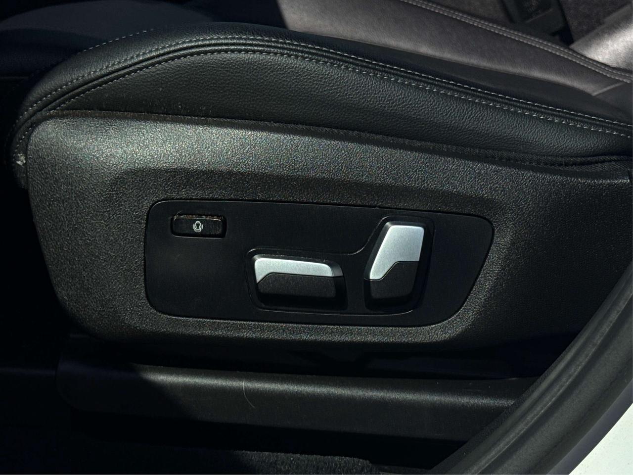 2021 BMW X3 NAV LEATHER SUNROOF LOADED! WE FINANCE ALL CREDIT Photo
