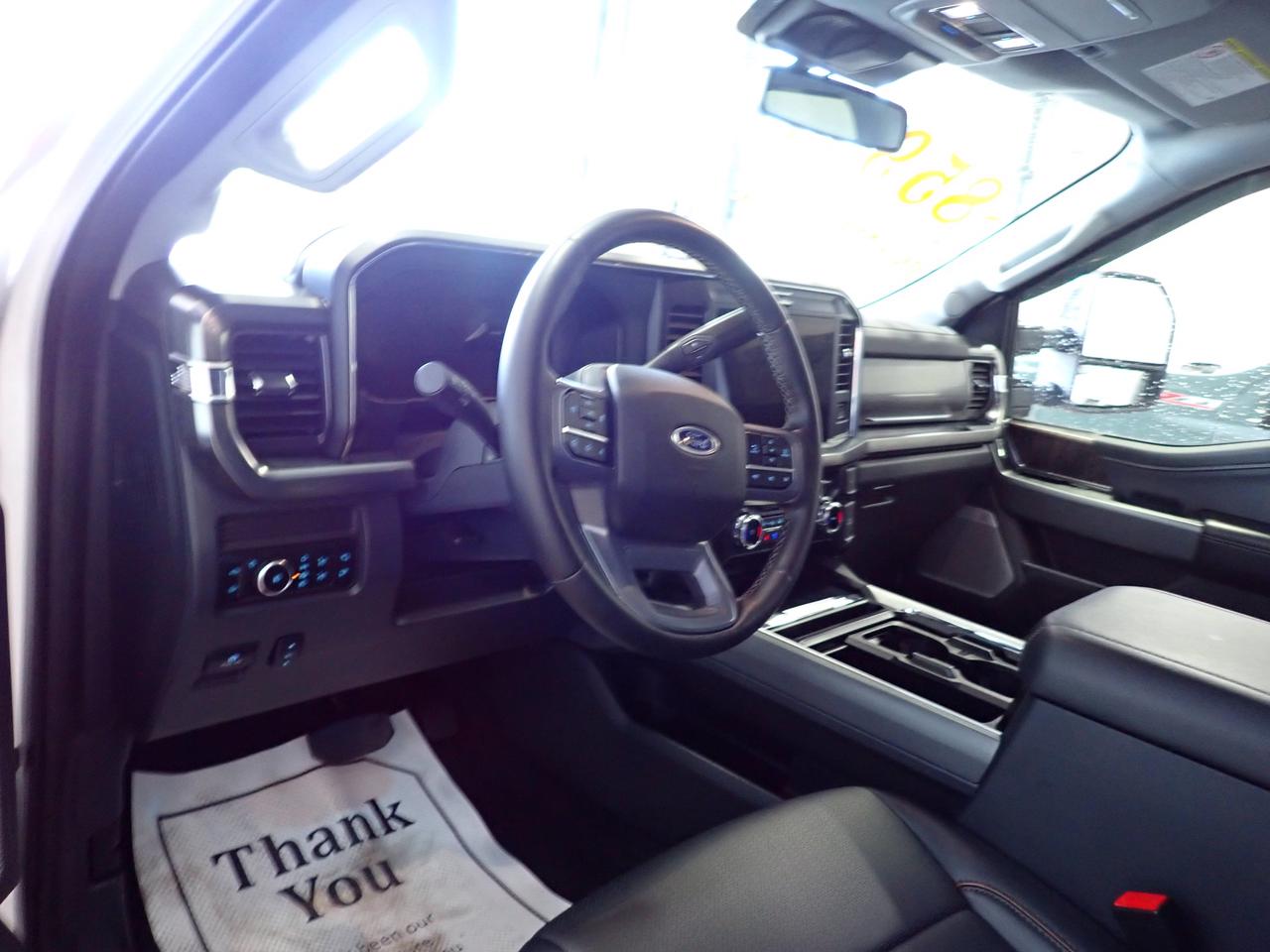 2025 Ford SUPER DUTY F-250 SRW LARIAT CREW CAB 4WD 6.5' BOX *DIESEL* Photo