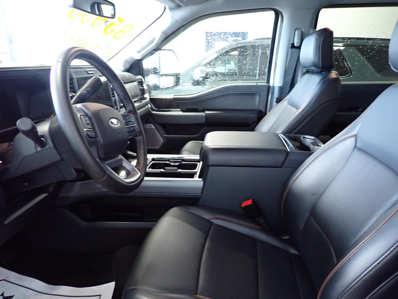 2025 Ford SUPER DUTY F-250 SRW LARIAT CREW CAB 4WD 6.5' BOX *DIESEL* Photo