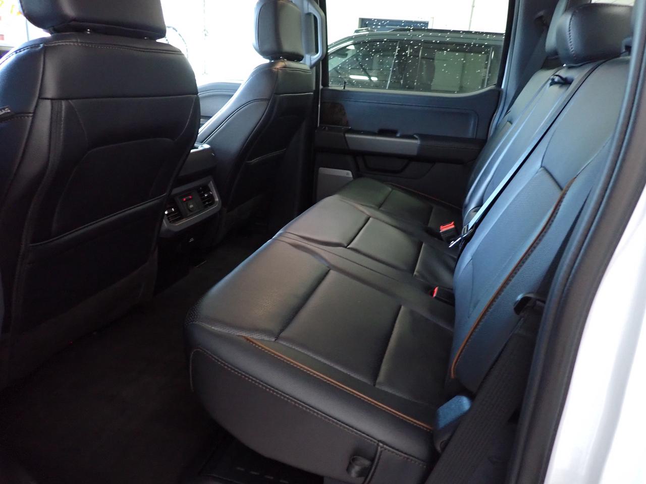 2025 Ford SUPER DUTY F-250 SRW LARIAT CREW CAB 4WD 6.5' BOX *DIESEL* Photo