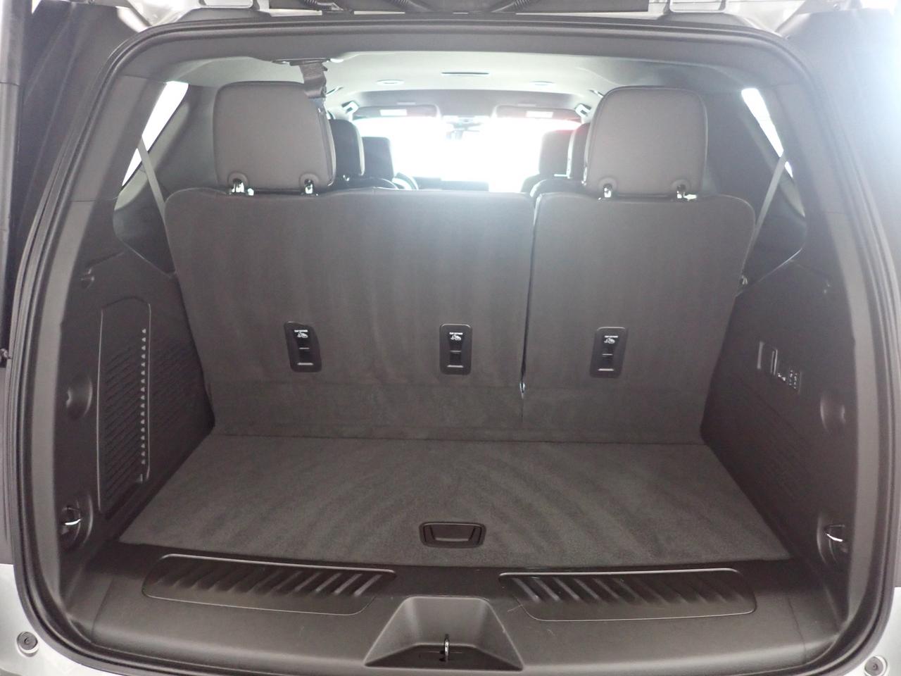 2025 GMC Yukon ELEVATION 4WD 4DR LEATHER 7 PASS Photo4
