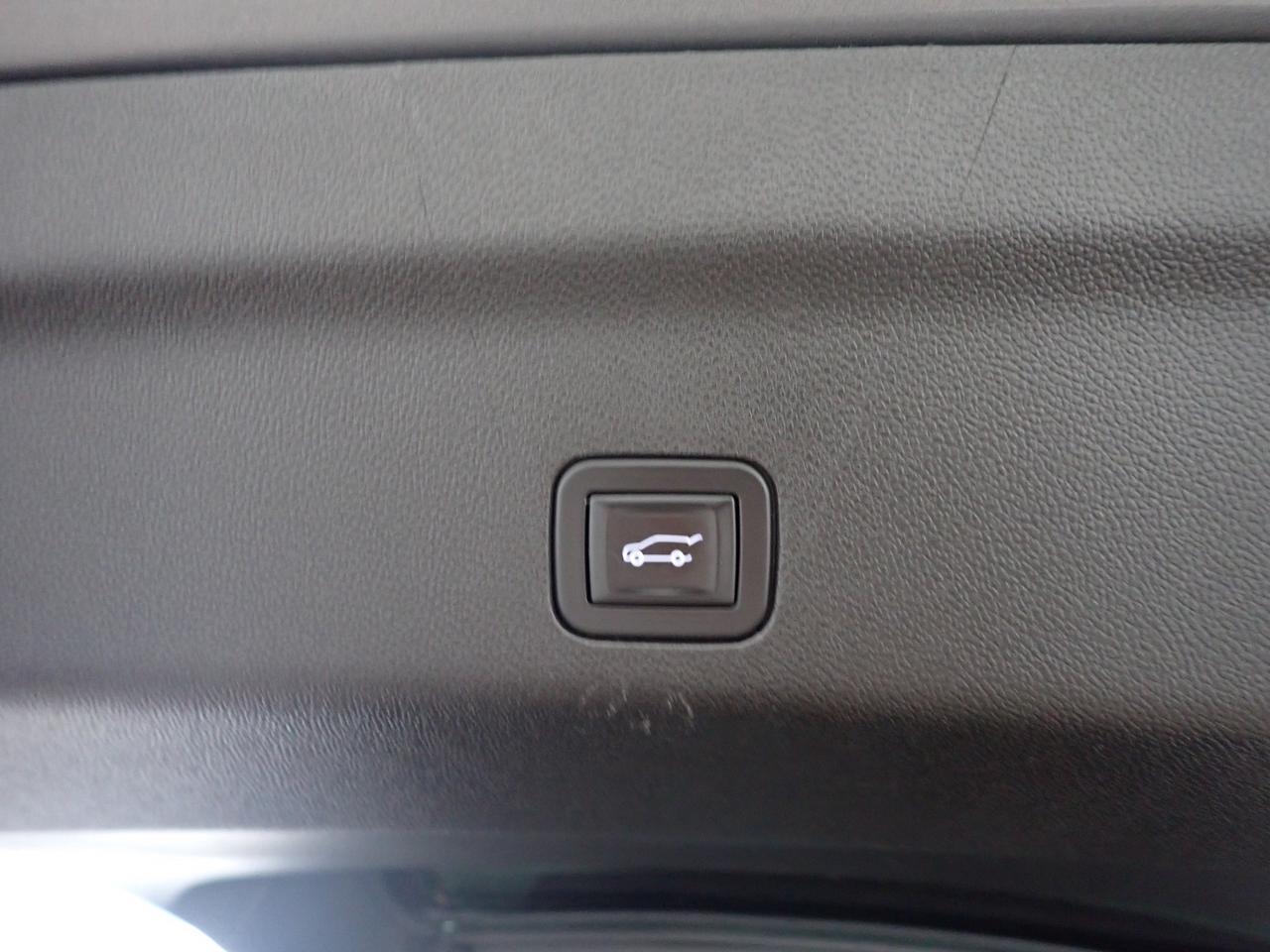 2025 GMC Yukon ELEVATION 4WD 4DR LEATHER 7 PASS Photo