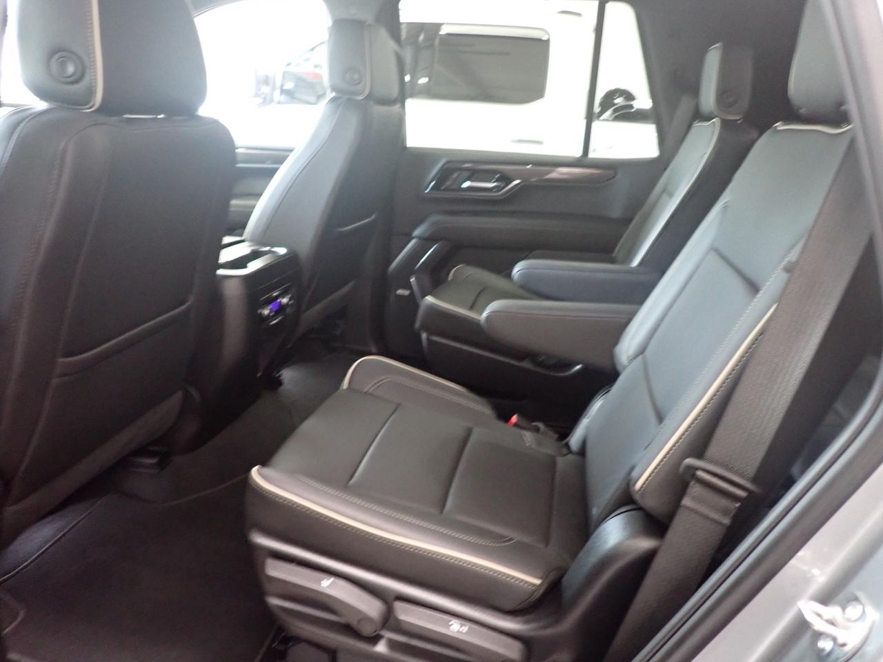 2025 GMC Yukon ELEVATION 4WD 4DR LEATHER 7 PASS Photo