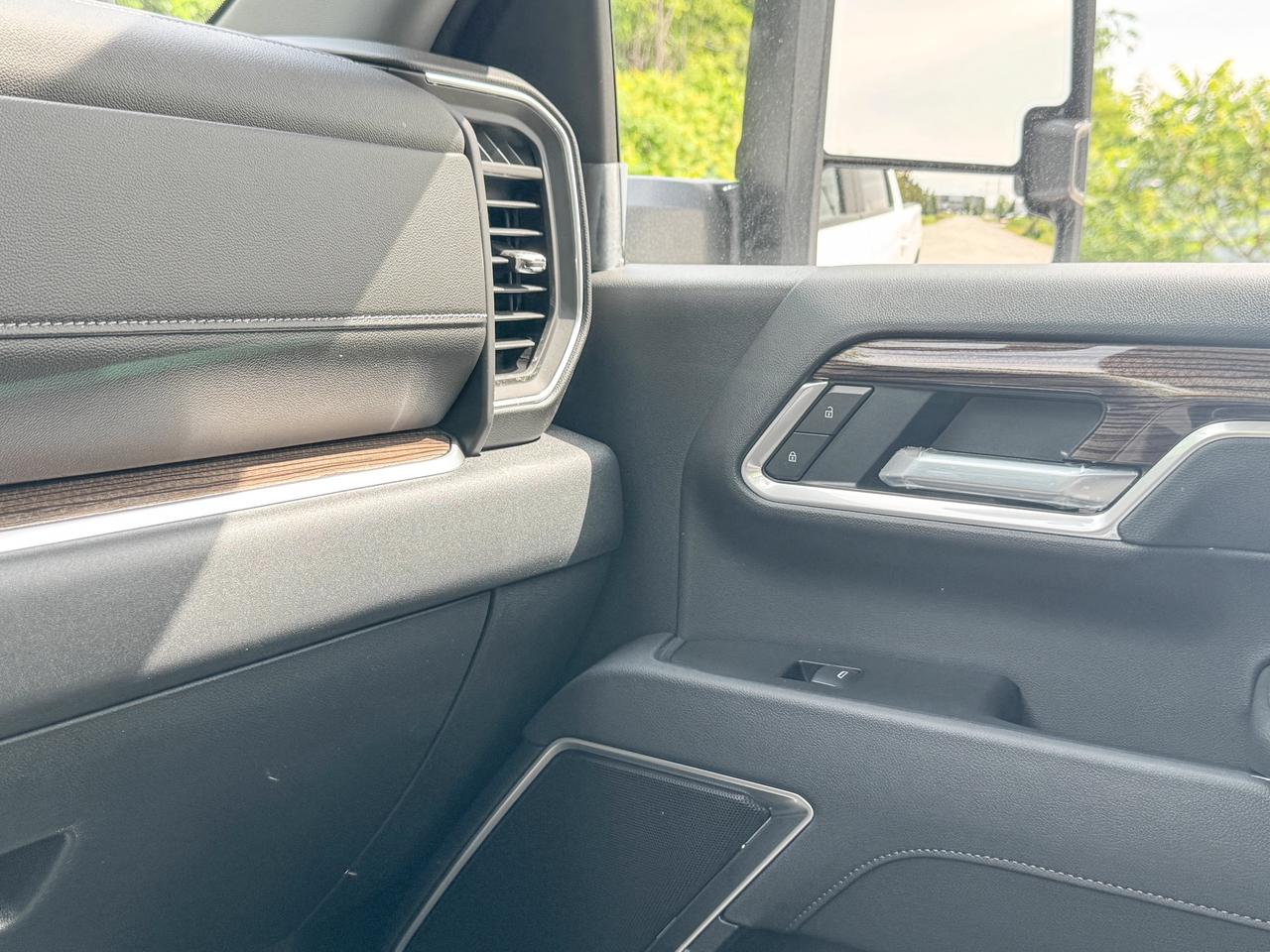 2026 Chevrolet SILVERADO 2500HD LT Photo