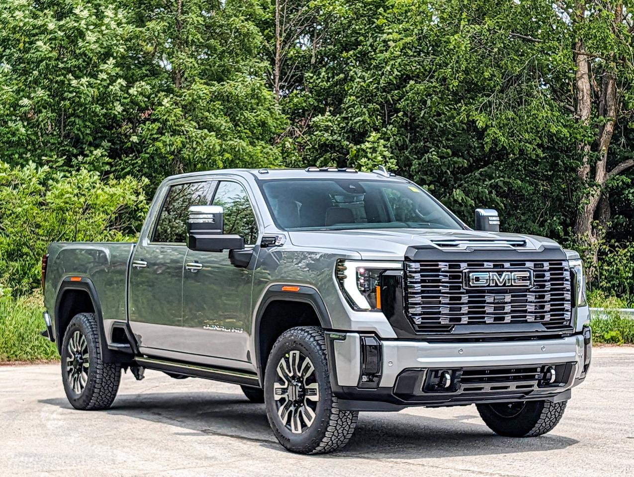 2026 GMC SIERRA 2500HD Denali Ultimate Photo2