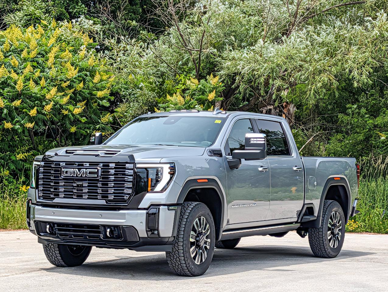 2026 GMC SIERRA 2500HD Denali Ultimate Photo