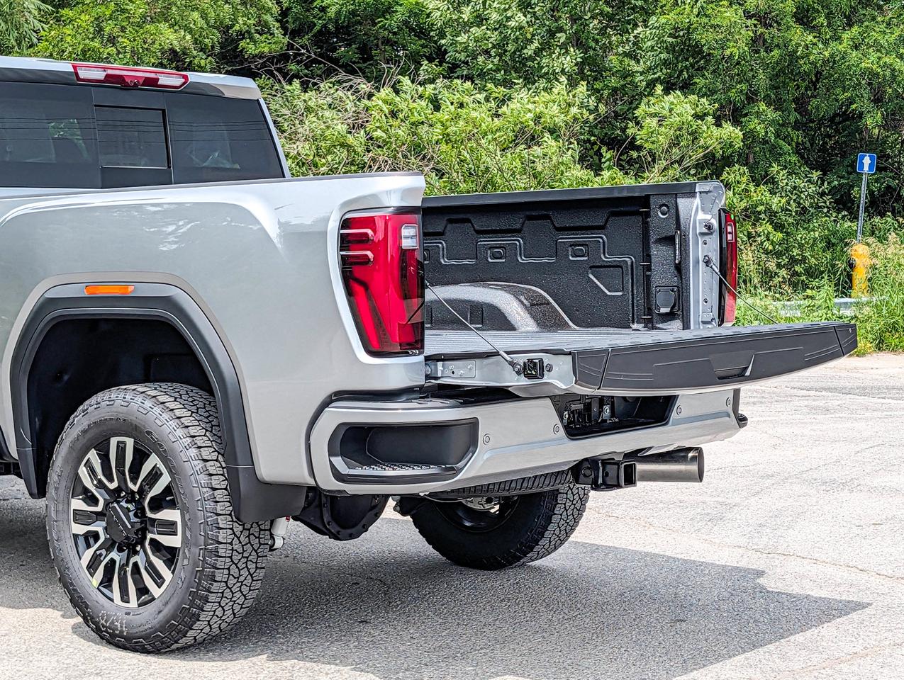 2026 GMC SIERRA 2500HD Denali Ultimate Photo