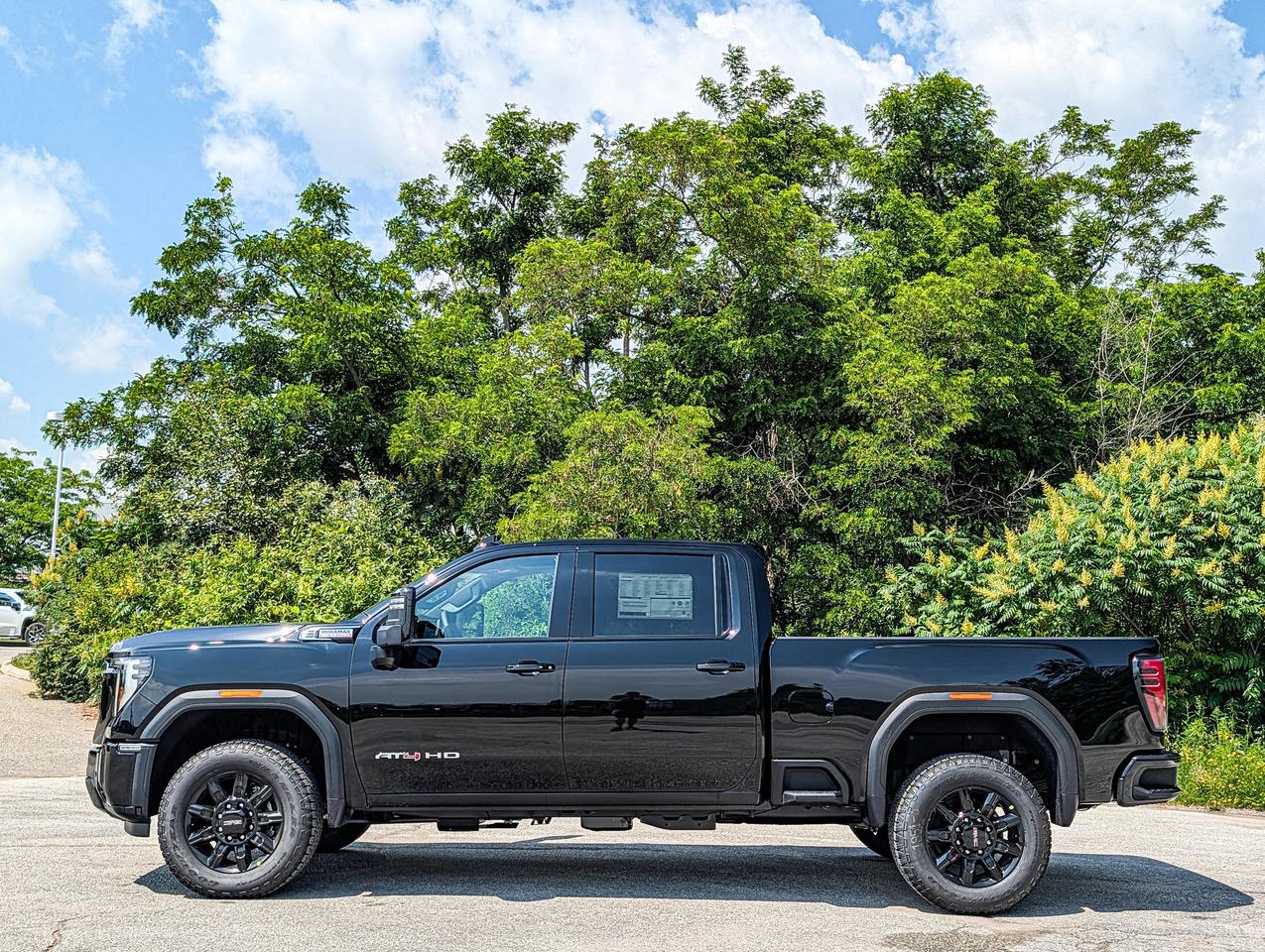 2026 GMC SIERRA 2500HD AT4 Photo