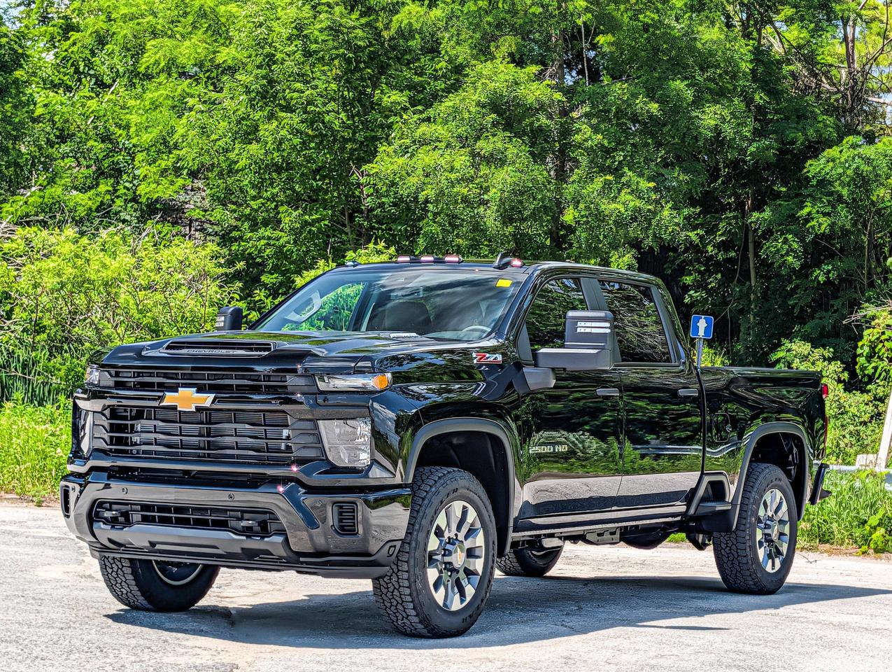 2026 Chevrolet SILVERADO 2500HD Custom Photo4