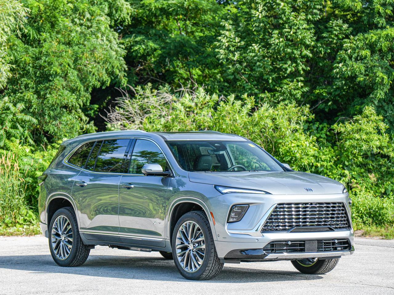 2026 Buick Enclave Avenir Photo3