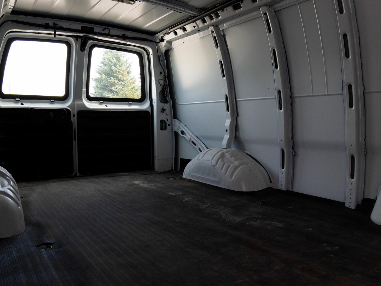 2024 GMC Savana Cargo Van  Photo