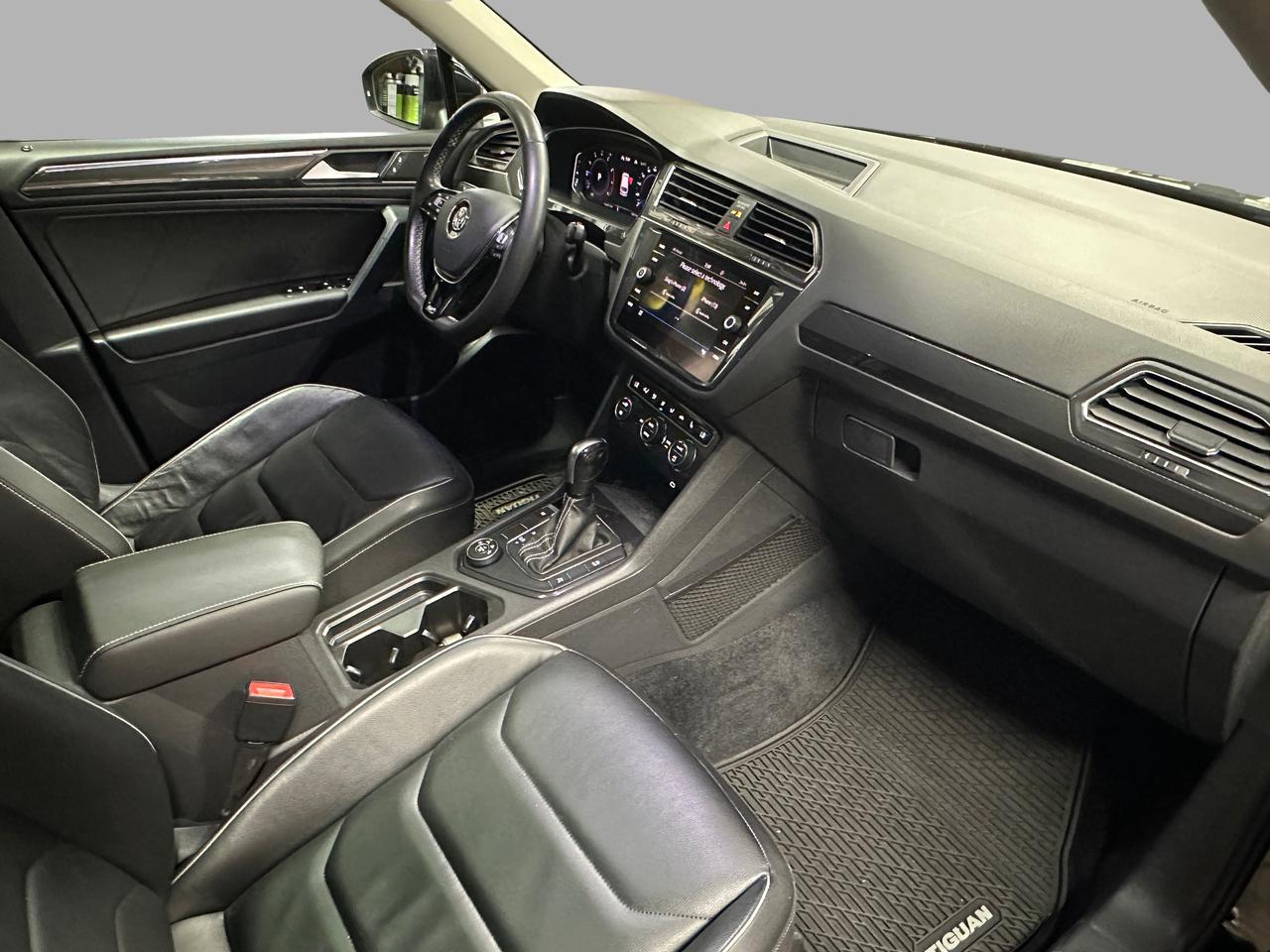 2021 Volkswagen Tiguan HIGHLINE | CLEAN CARFAX | LEATHER | SUNROOF | NAVI Photo