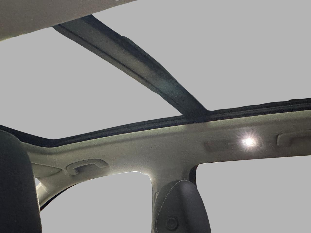 2021 Volkswagen Tiguan HIGHLINE | CLEAN CARFAX | LEATHER | SUNROOF | NAVI Photo