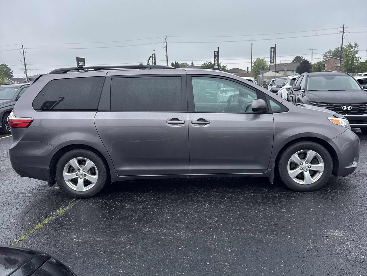 2016 Toyota Sienna 5DR LE 8-PASS FWD Photo