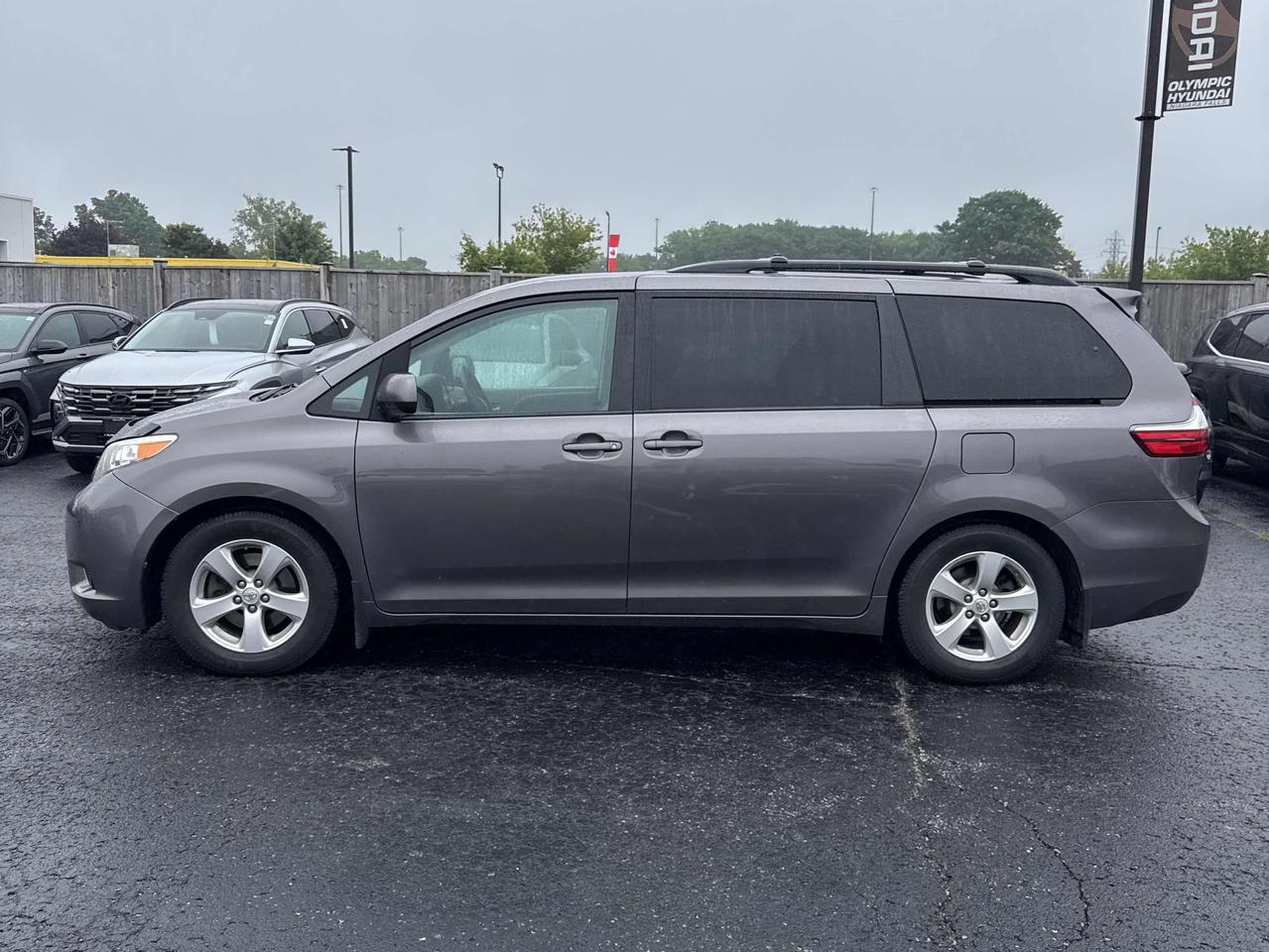 2016 Toyota Sienna 5DR LE 8-PASS FWD Photo