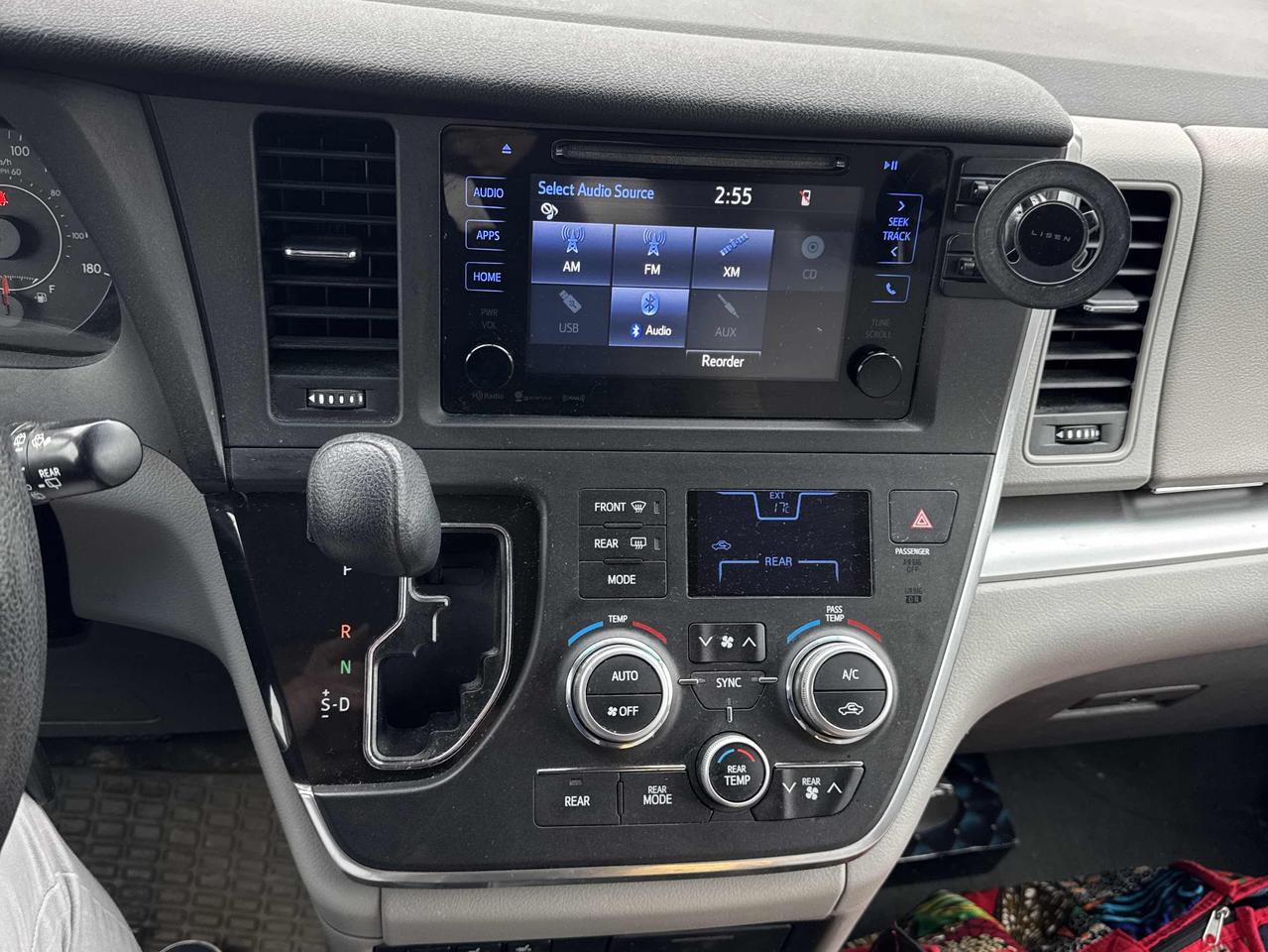 2016 Toyota Sienna 5DR LE 8-PASS FWD Photo