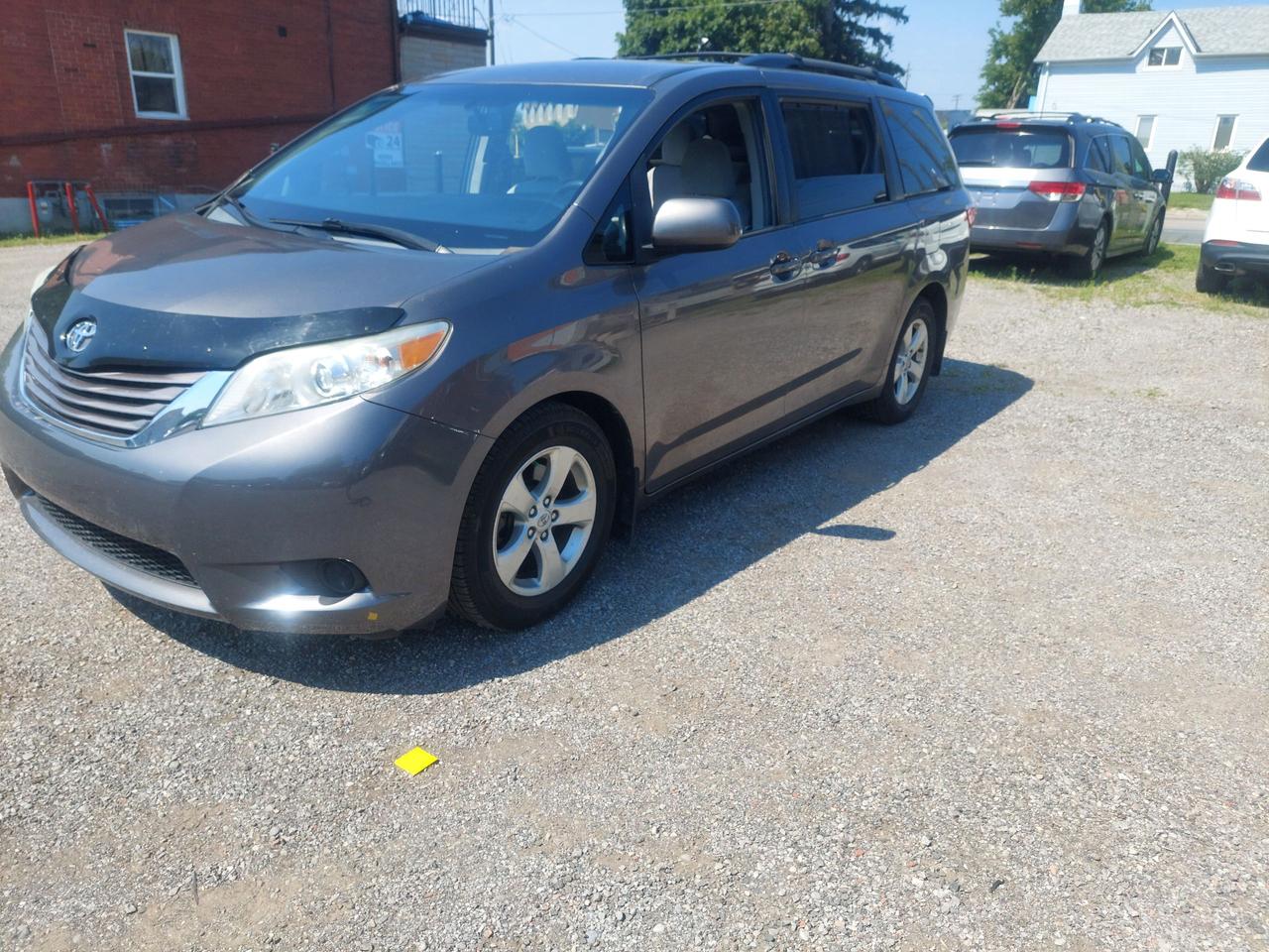 2016 Toyota Sienna 5DR LE 8-PASS FWD Photo