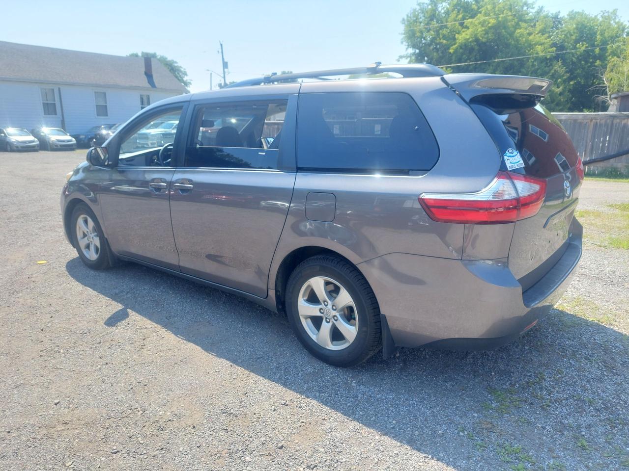 2016 Toyota Sienna 5DR LE 8-PASS FWD Photo