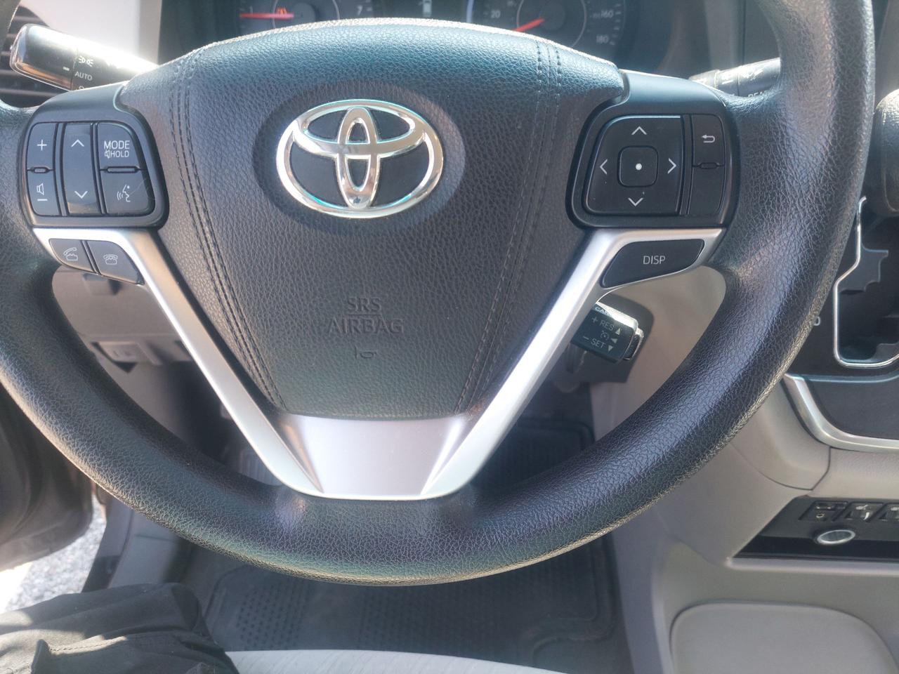 2016 Toyota Sienna 5DR LE 8-PASS FWD Photo