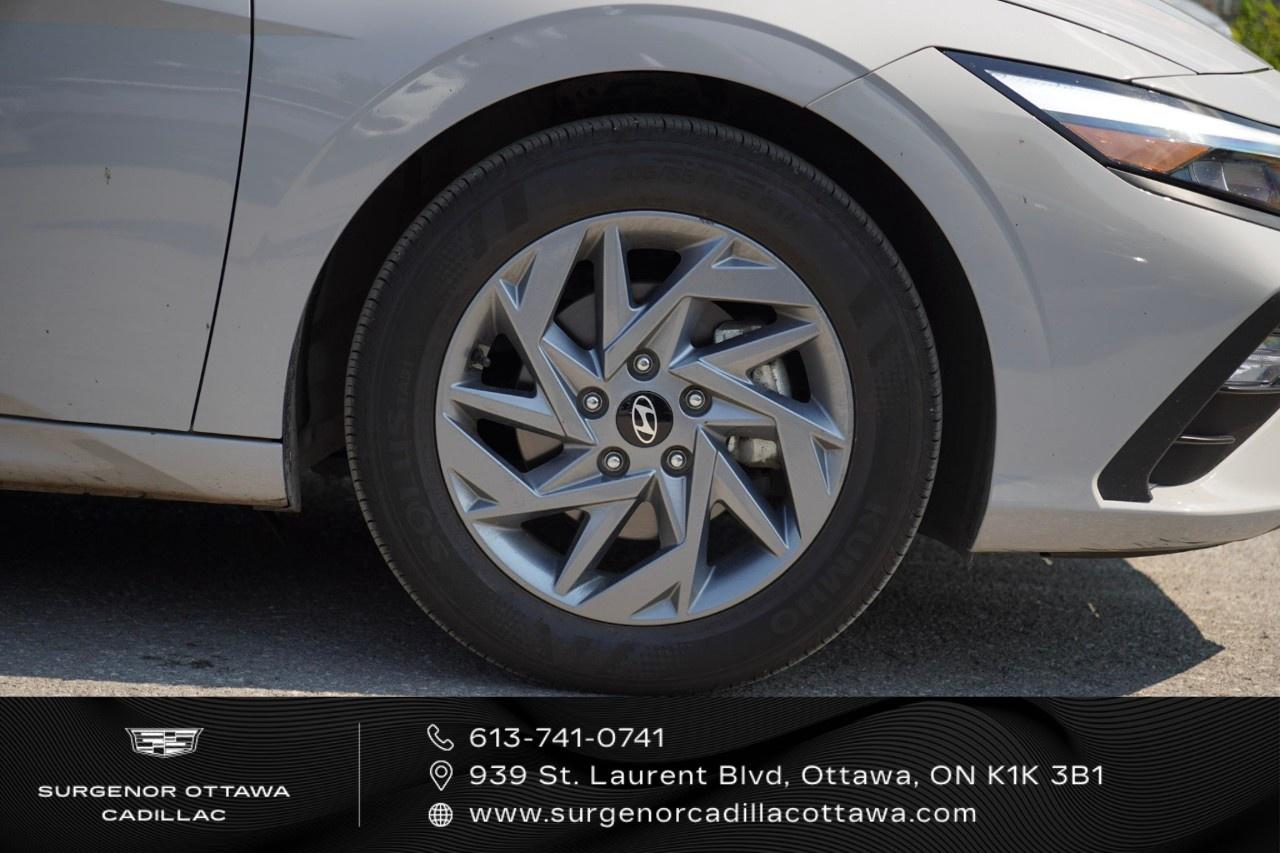 2025 Hyundai Elantra Preferred IVT Photo1