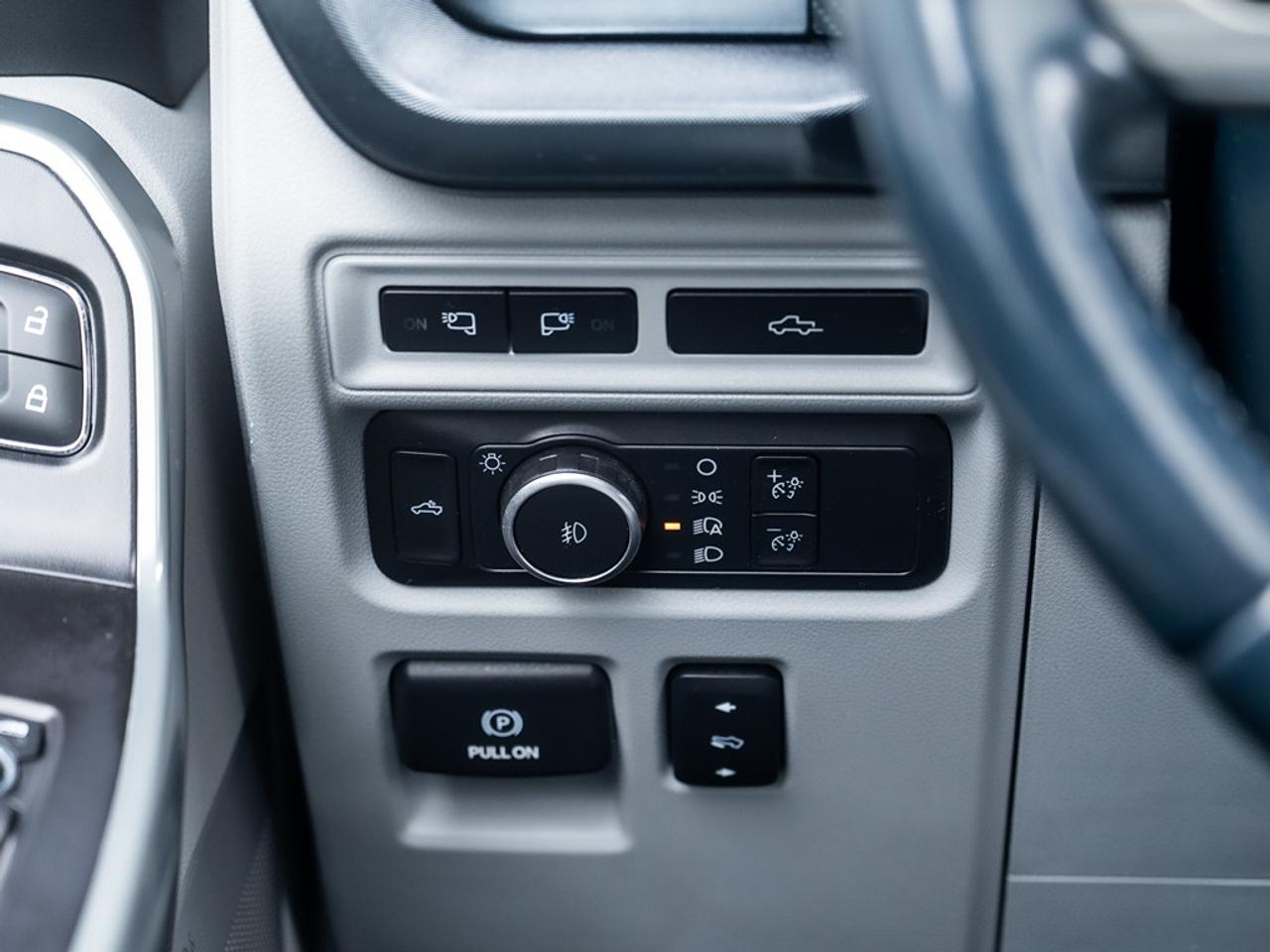 2022 Ford F-150 Limited 4WD SuperCrew Photo12