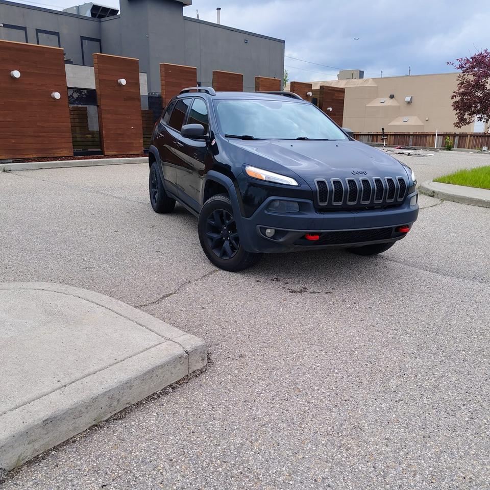 2018 Jeep Cherokee Trailhawk 4X4 - Photo #3