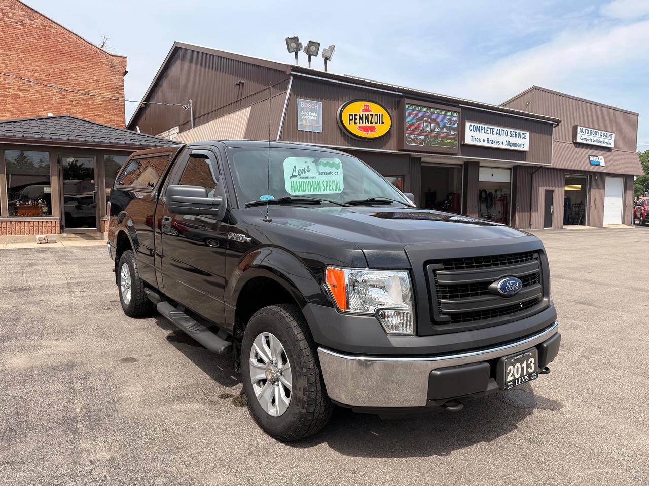 2013 Ford F-150 XLT Photo2