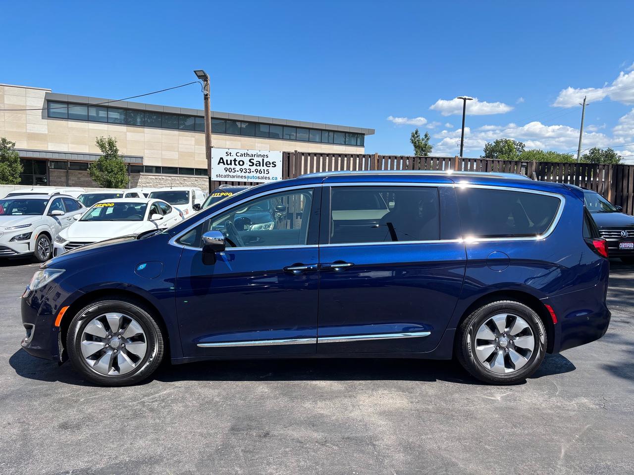 2018 Chrysler Pacifica Hybrid Limited Photo1