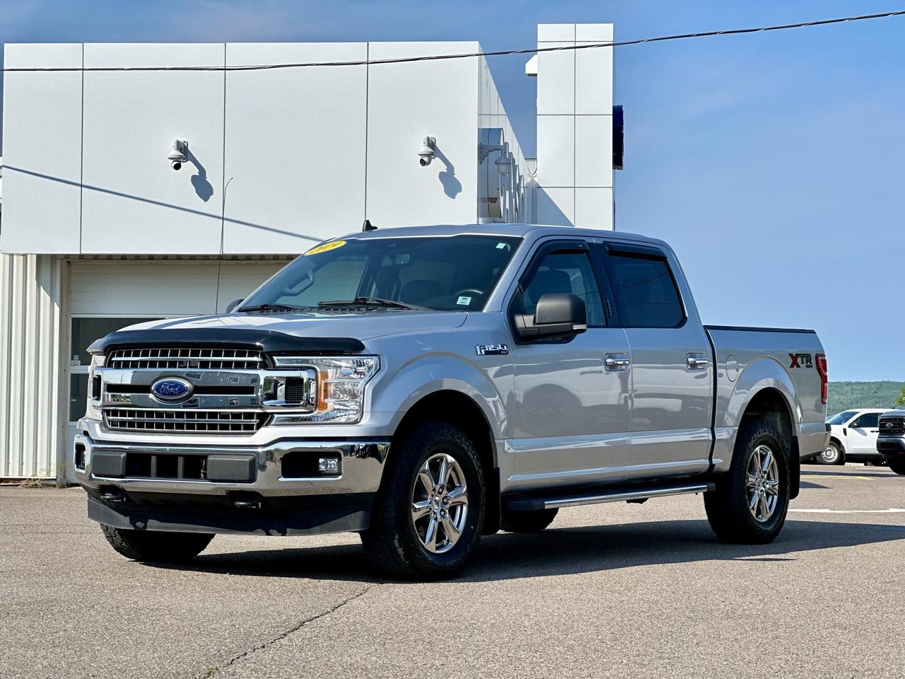 2019 Ford F-150 XLT CREWCAB 4WD W/XTR PACKAGE/NEW FALKEN ATS Photo2