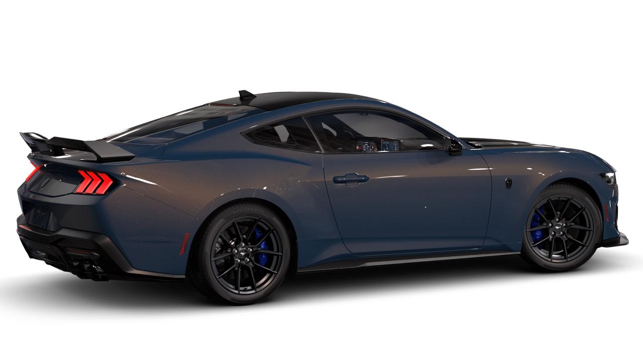 2026 Ford Mustang Dark Horse Fastback Photo2