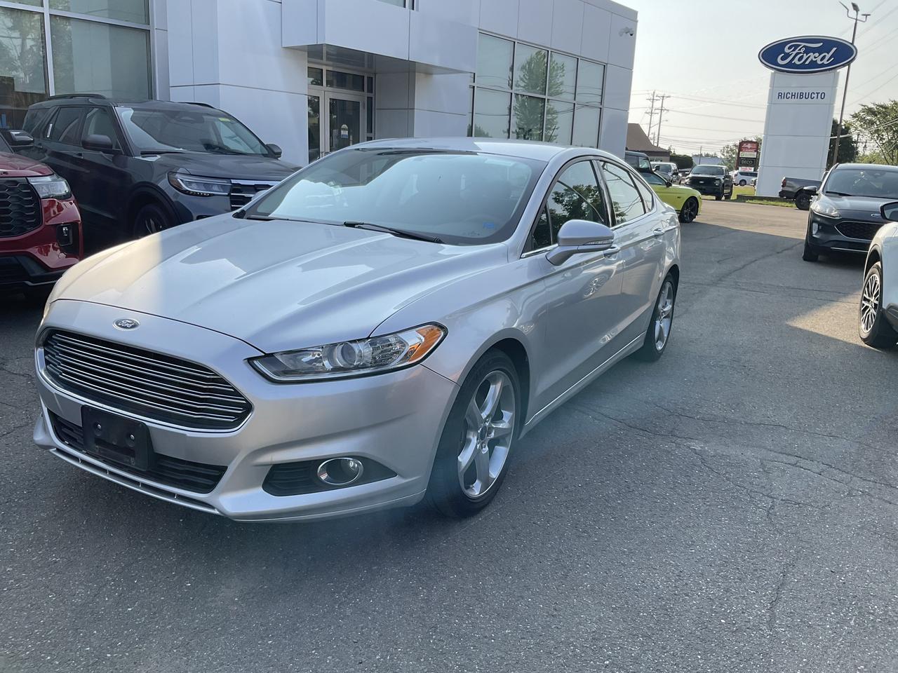 2015 Ford Fusion SE FWD Photo0