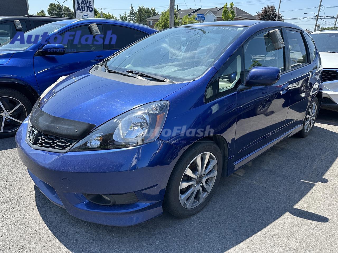 +R&eacute;gulateur de vitesse  / Cruise control 																							
+Aucun Accident /  No accidents
+V&eacute;rifi&eacute; par Carfax / Carfax verified
+Kilom&eacute;trage certifi&eacute; / Certified kilometers
+Historique dentretien / Maintenance history

Visitez notre page Google pour voir tous les commentaires positifs que nos clients nous laissent.
 
Financement rapide et facile, 1ere, 2e et 3e chances au cr&eacute;dit, approbation en 30 minutes, taux dacceptation tr&egrave;s &eacute;lev&eacute;. 

Essayez notre demande de cr&eacute;dit s&eacute;curis&eacute; en ligne, sans obligation! 

Nous sommes les sp&eacute;cialistes des autos, fourgonnettes, VUS, 4x4, et les camions l&eacute;gers jusqu&agrave; une tonne. 

*Seulement le nettoyage de base du v&eacute;hicule, fait par un sous-traitant, est inclus. Pour un perfectionnement de lesth&eacute;tique int&eacute;rieur/ext&eacute;rieur, dont une d&eacute;contamination de la peinture, des retouches de peinture, faites par nos experts en esth&eacute;tique, une somme de 249$ sera ajout&eacute;e &agrave; votre facture. Aussi disponible, loption dimmatriculer la voiture sur place, qui vous permet d&eacute;pargner du temps et le co&ucirc;t de 25$ du transit temporaire.

*************

Since 1975 AutoFlash has offered the best price-quality and excellent service. 

Visit our Google page to read all the nice things our clients have to say about us.

We have financing for all credit situations. 1st 2nd 3rd chance credit with an excellent approval rate!

Try our secured online credit application any time, with no obligation! 

We specialize in all brands, makes and models. Whether you need a car, truck, SUV or minivan, we can help you.

And if we dont have it, well find it for you!

*Only the basic cleaning of the vehicle, done by a subcontractor, is included in the advertised price. For a complete interior/exterior detailing, done by our esthetic specialists, which includes a complete paint decontamination and paint touch-ups if needed, an amount of 249$ will be added to your invoice. Also available, in-house licensing, which allows you to save the $25 for a temporary Transit.