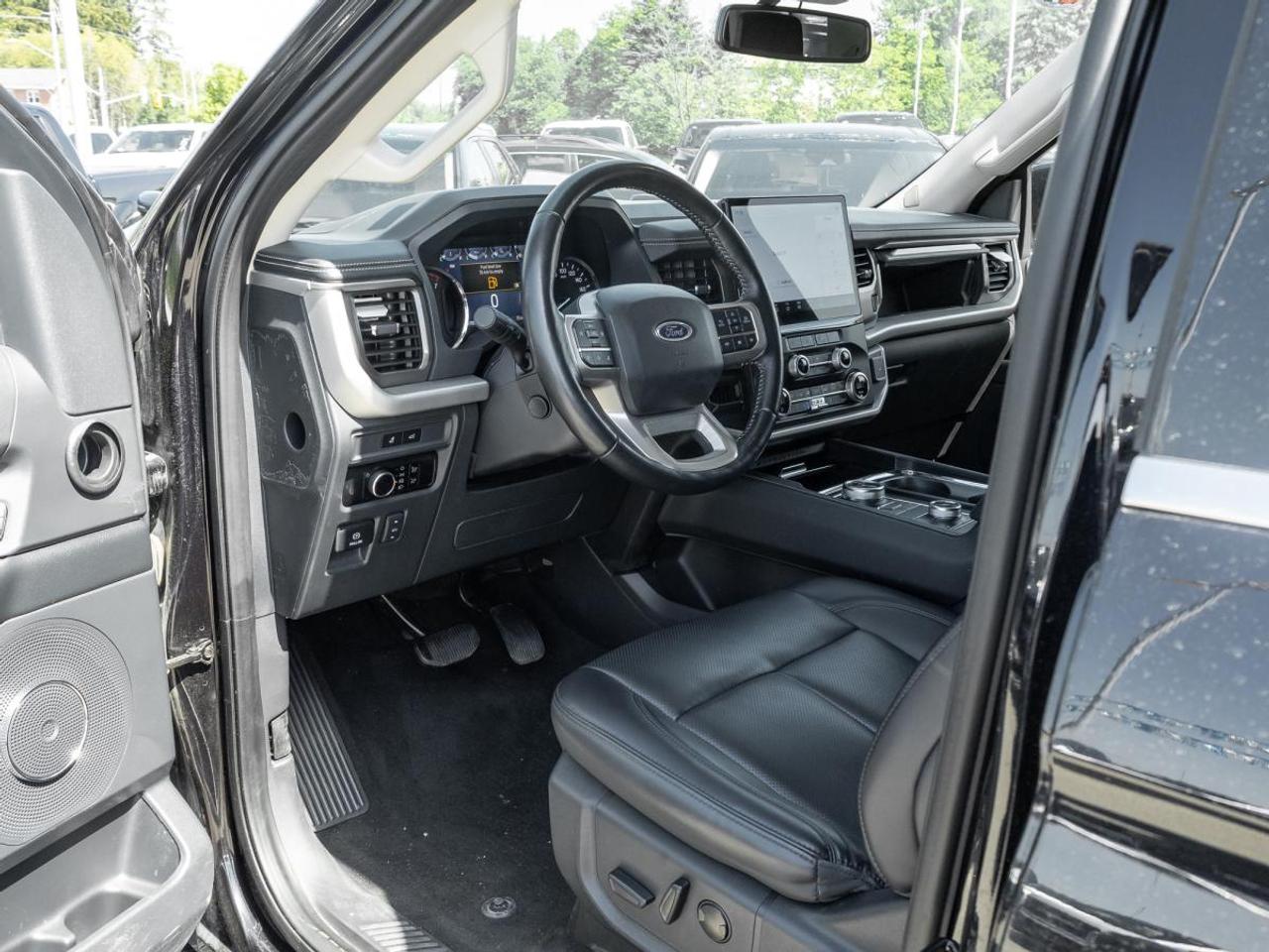 2024 Ford Expedition XLT Photo