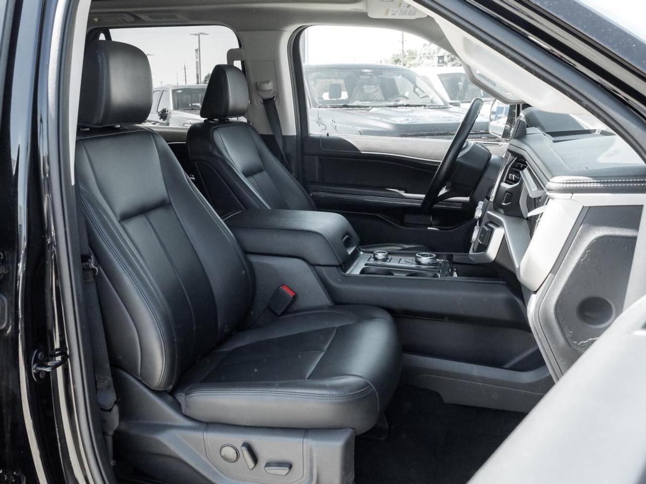 2024 Ford Expedition XLT Photo