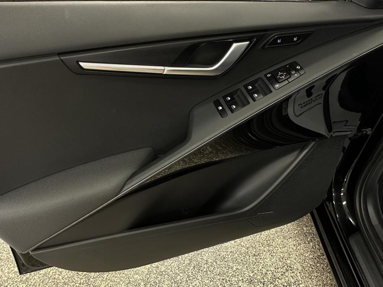 2024 Kia NIRO EV Wave FWD Photo