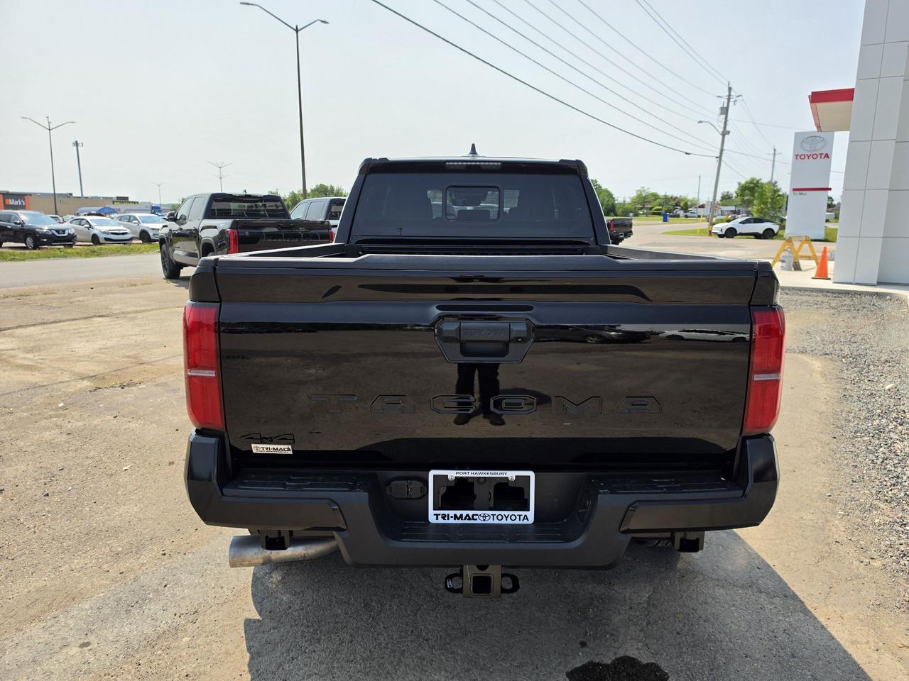 2026 Toyota Tacoma TRD Sport Photo2