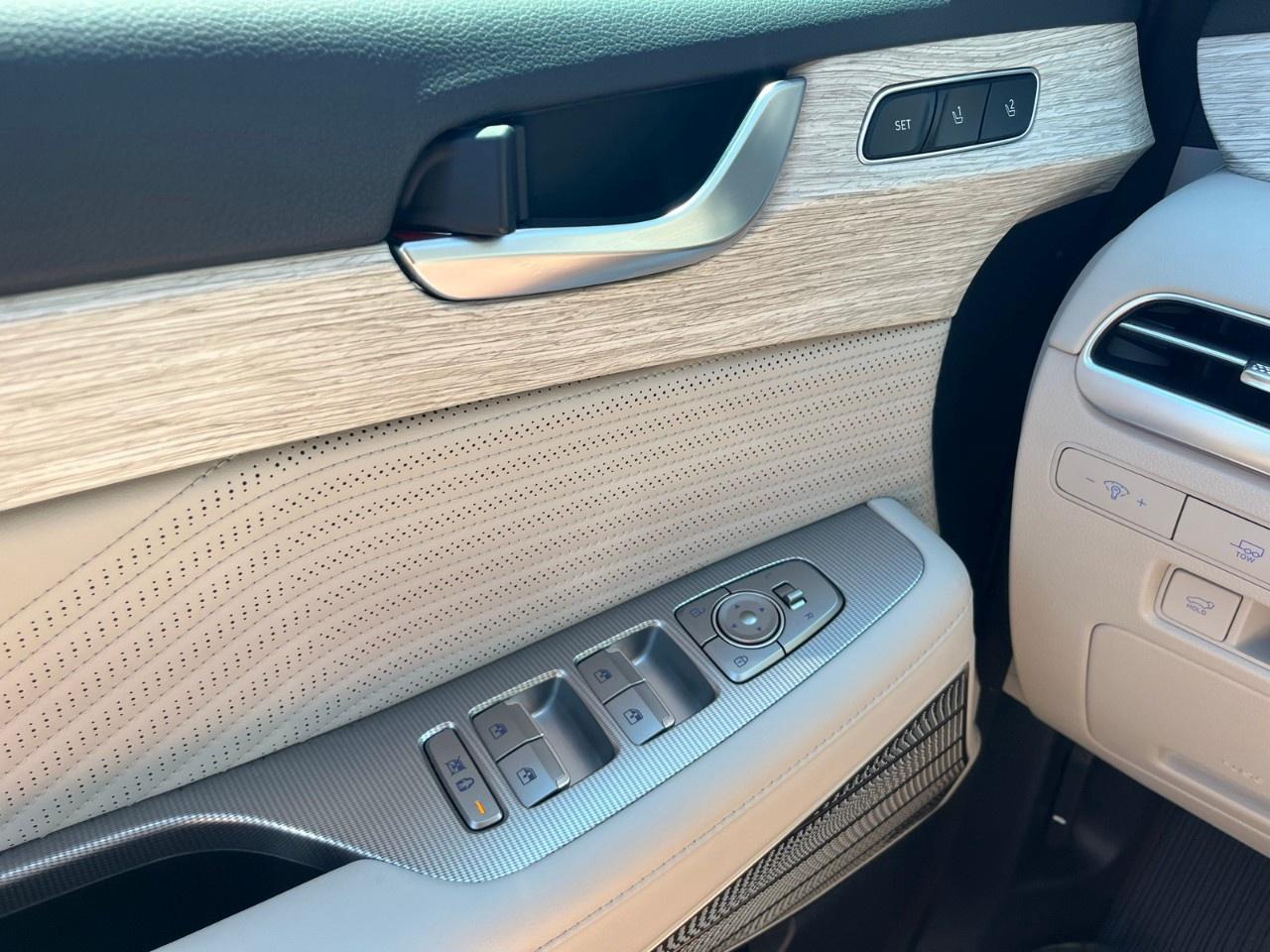2025 Hyundai PALISADE Ultimate Calligraphy 7-Passenger AWD Photo