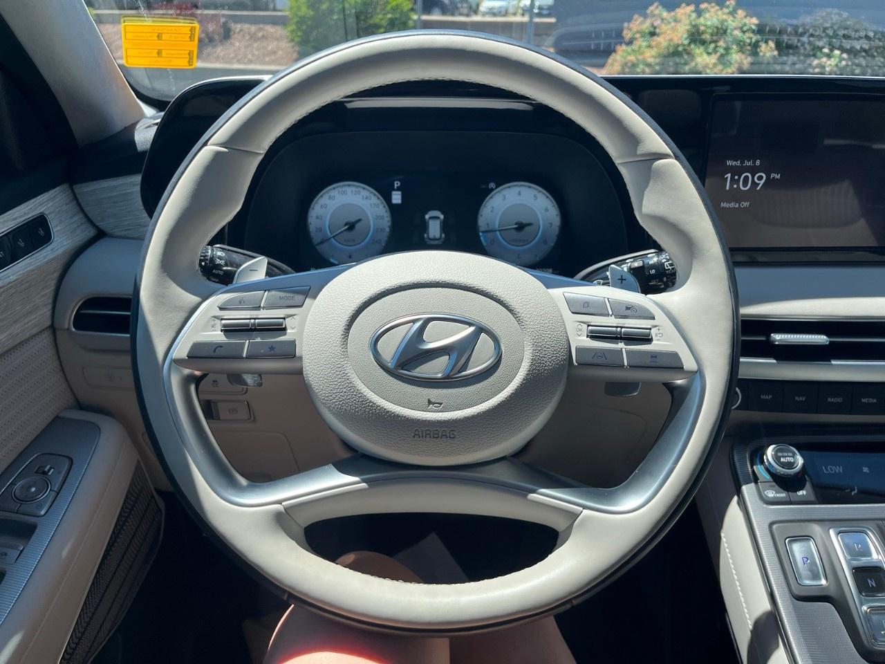 2025 Hyundai PALISADE Ultimate Calligraphy 7-Passenger AWD Photo