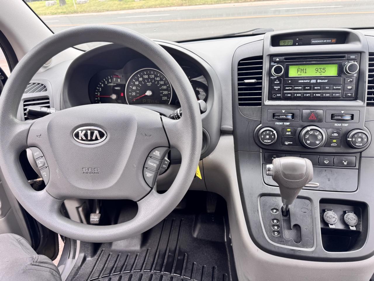 2012 Kia Sedona  Photo