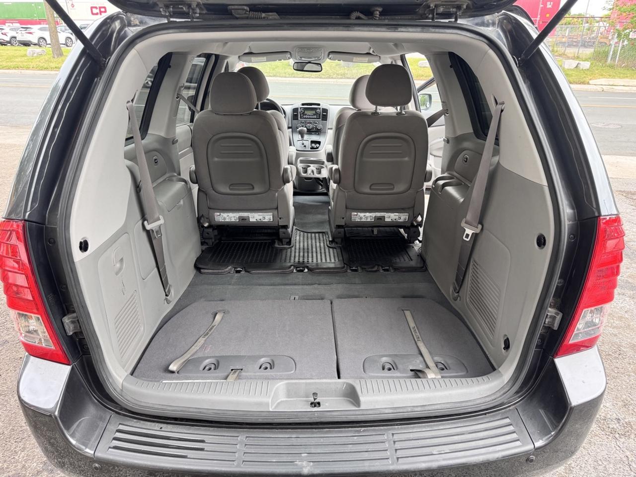 2012 Kia Sedona  Photo