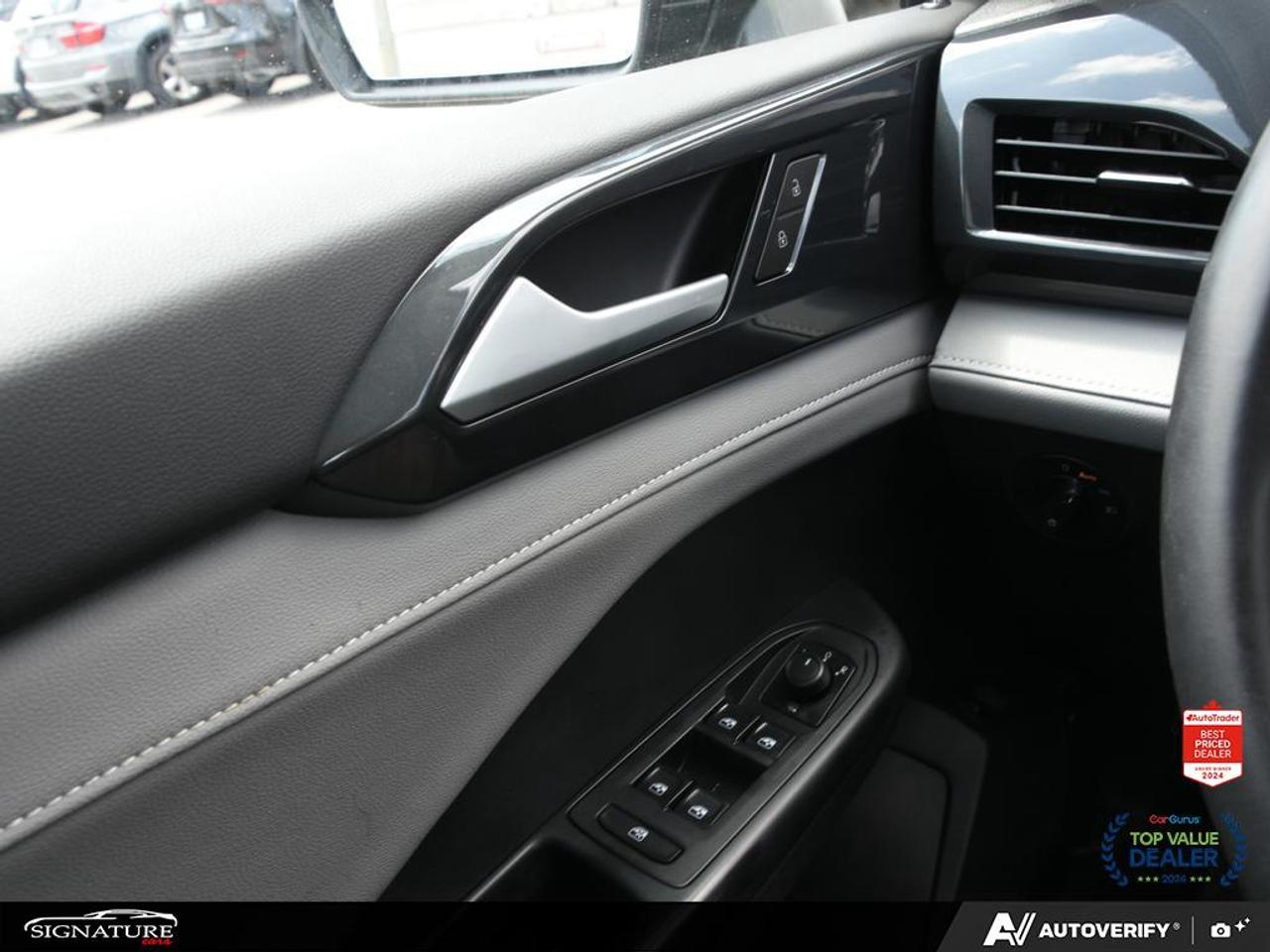 2022 Volkswagen Taos Highline No Accident Beats Leather Navigation Photo