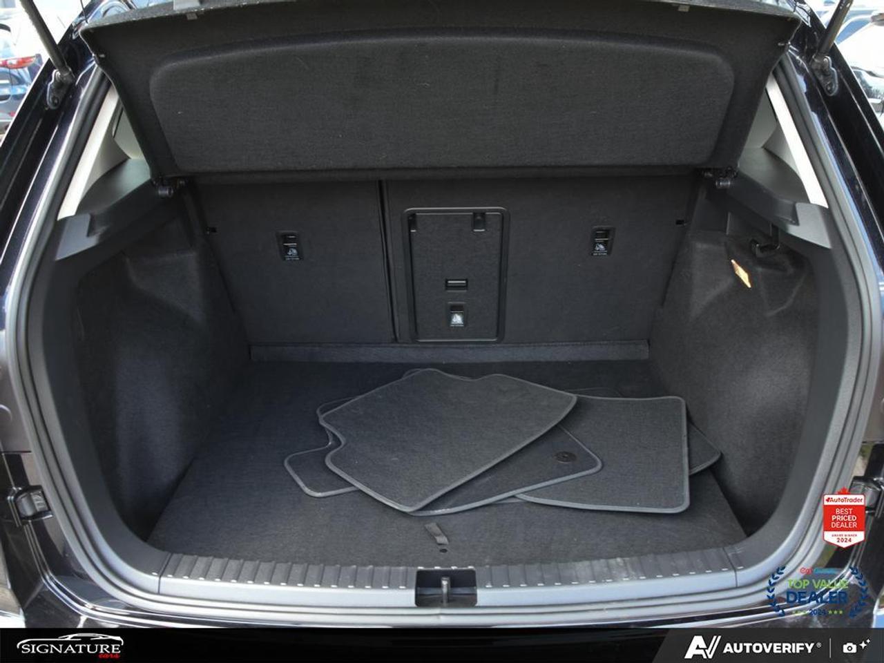 2022 Volkswagen Taos Highline No Accident Beats Leather Navigation Photo