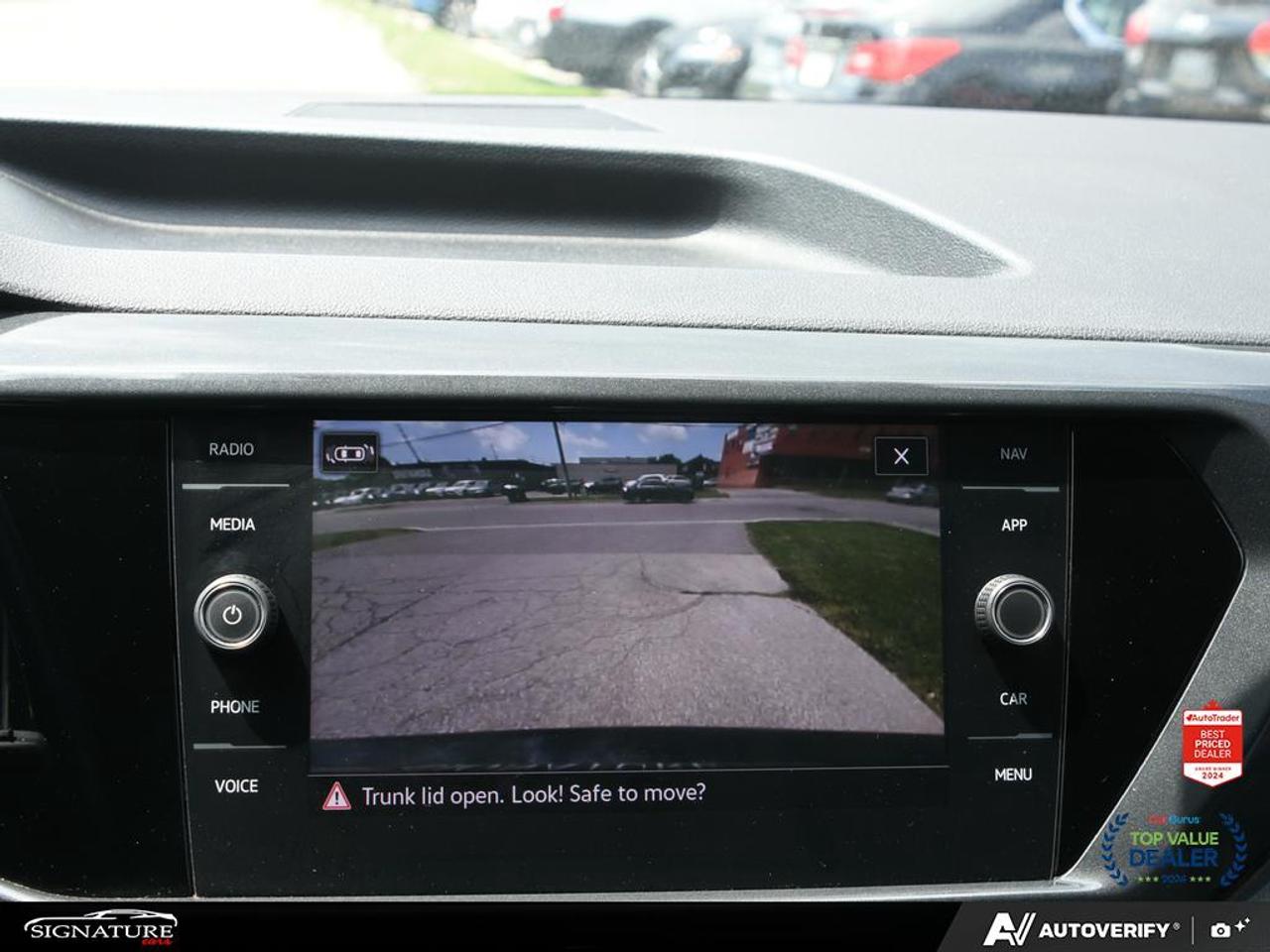 2022 Volkswagen Taos Highline No Accident Beats Leather Navigation Photo