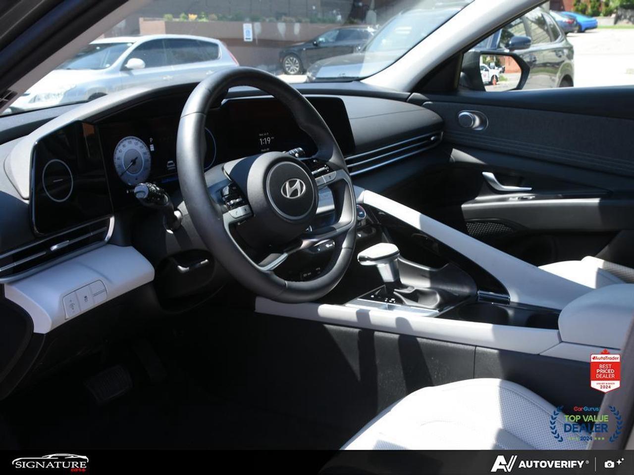 2025 Hyundai Elantra Luxury No Accident Sunroof Leather Navigation Photo