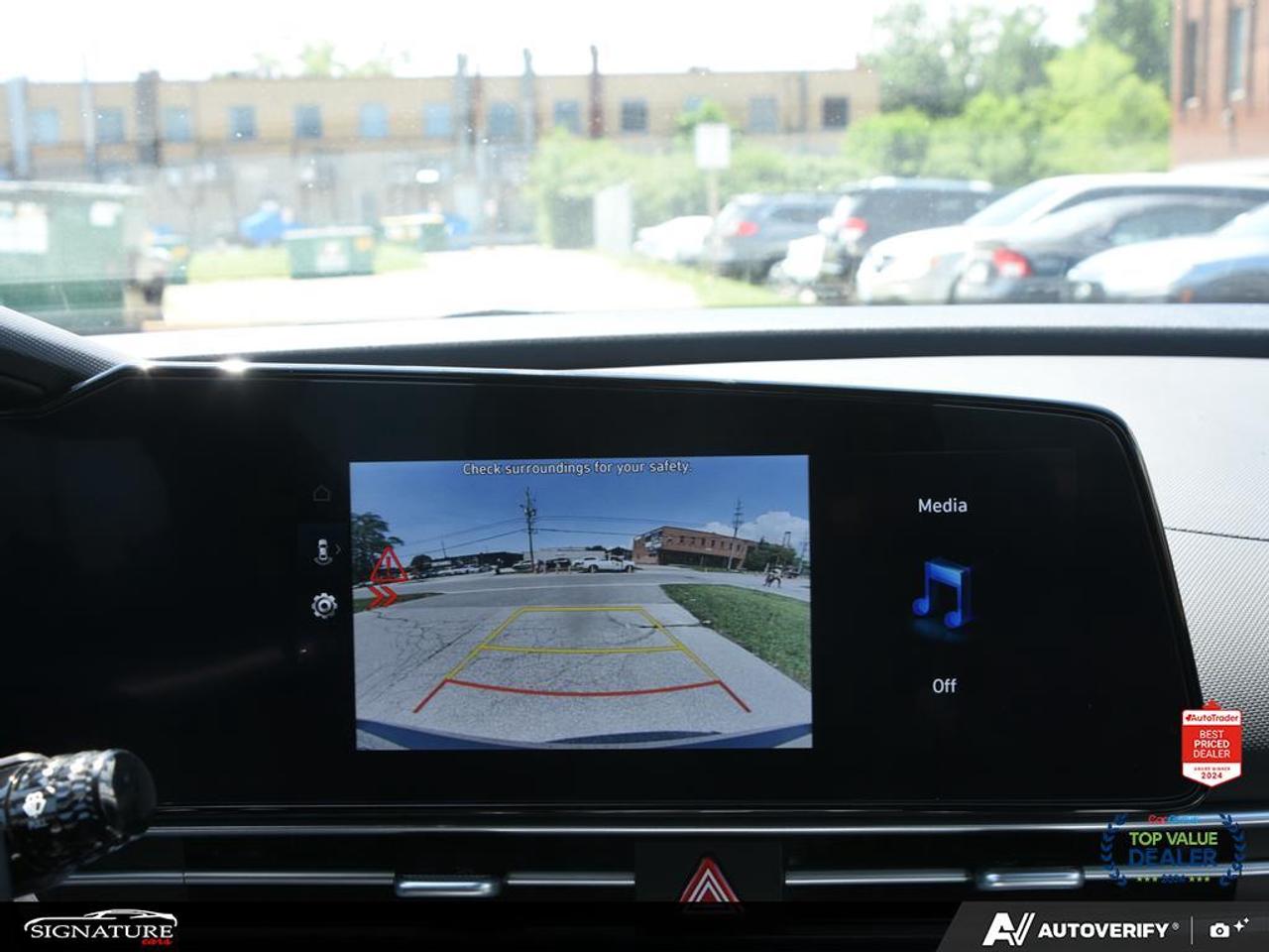 2025 Hyundai Elantra Luxury No Accident Sunroof Leather Navigation Photo