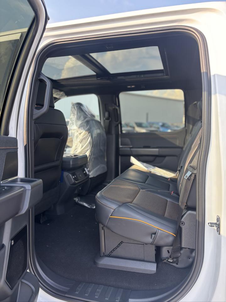 2026 Ford F-150 Tremor 4WD SuperCrew 5.5' Box Photo4