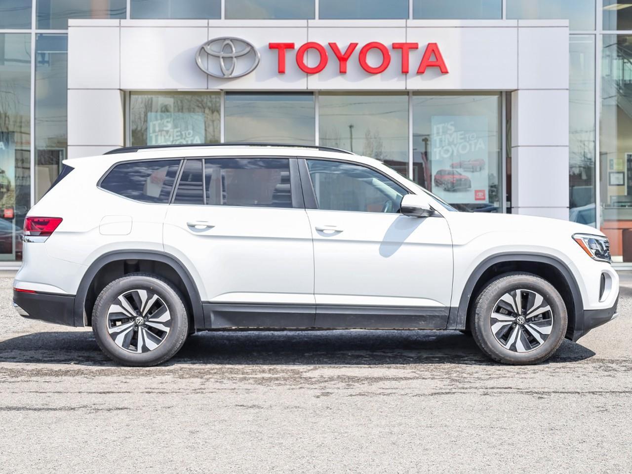 2025 Volkswagen Atlas 2.0 TSI Comfortline 3RD ROW SEATING-LEATHER SEATS-HEATED/COOLED SEATS-HEATED STEERING WHEEL- Photo2