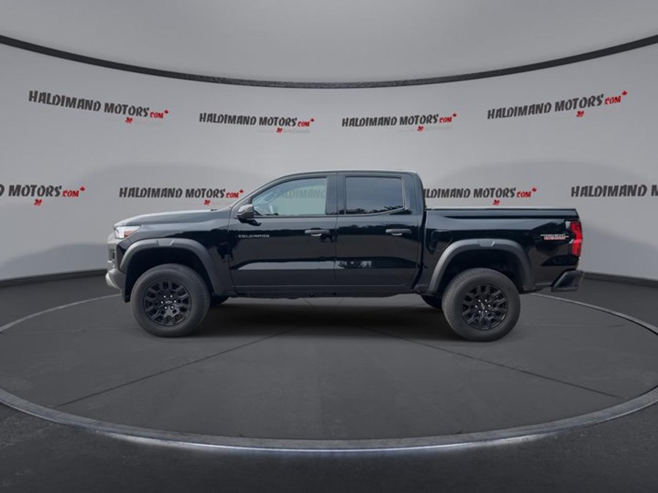 2024 Chevrolet Colorado Crew Cab Short Box 4-Wheel Drive Trail Boss | No Accidents Photo