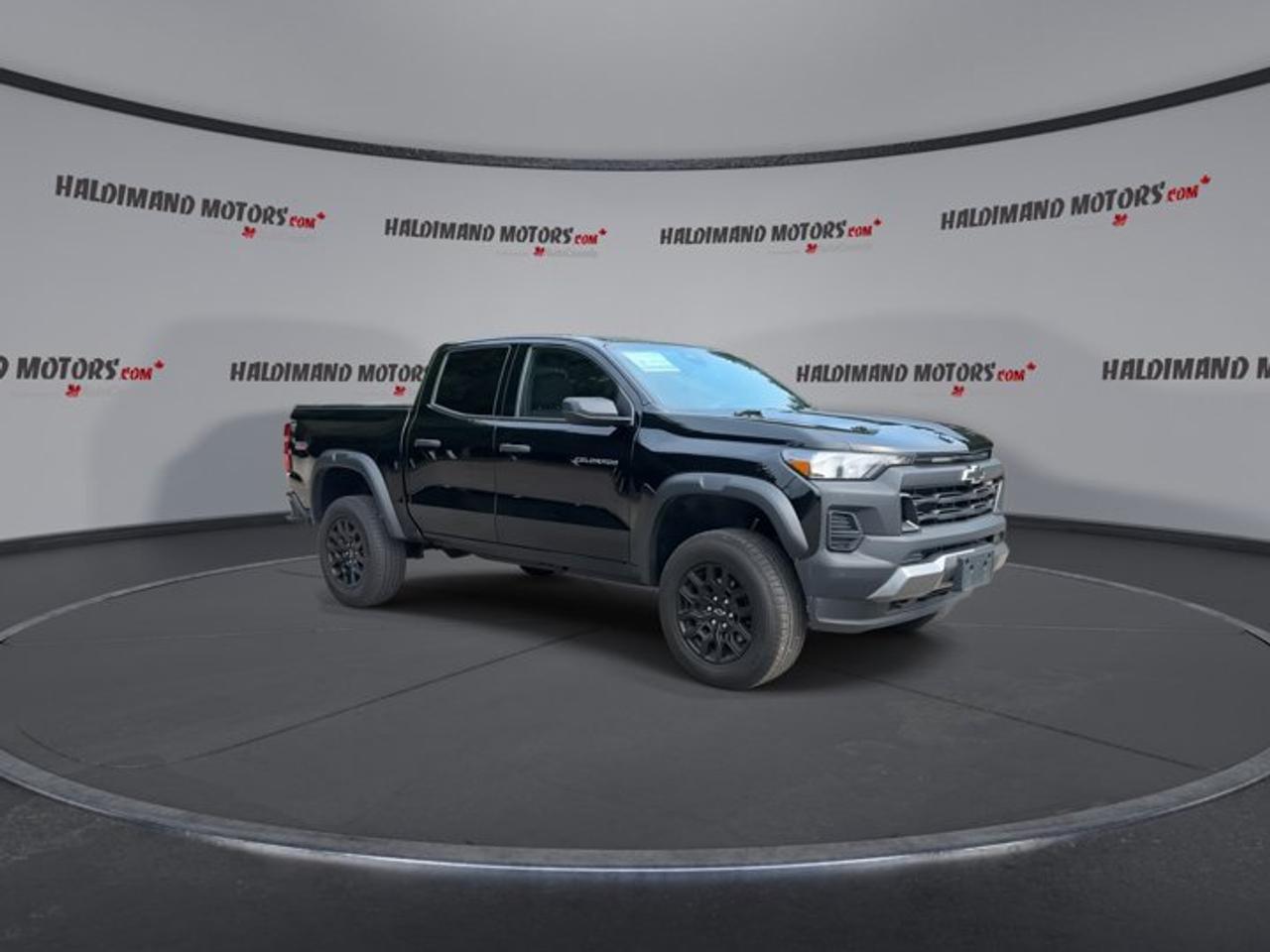 2024 Chevrolet Colorado Crew Cab Short Box 4-Wheel Drive Trail Boss | No Accidents Photo